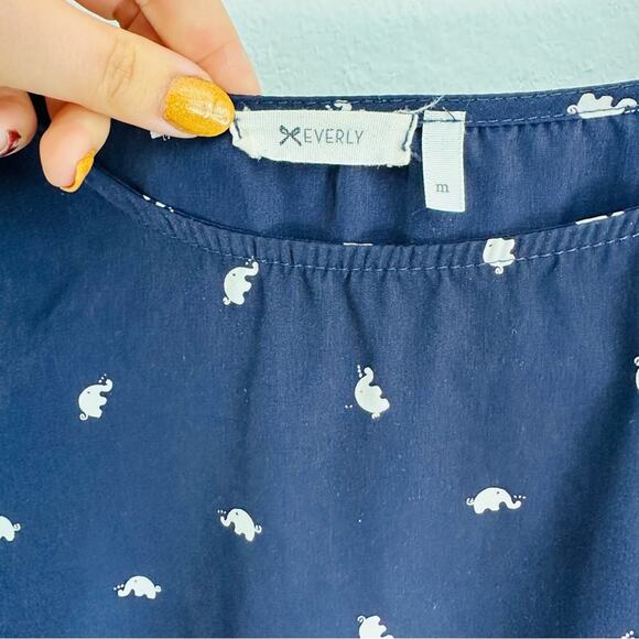 EVERLY Navy Blue White Elephant Print Button Tab Sleeve Silky Blouse Shirt Top M - Picture 6 of 10